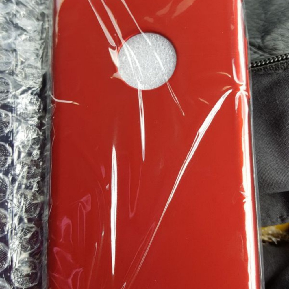PFROSTED IPHONE 6 PHONE CASE.
COLOR RED
BRAND NEW